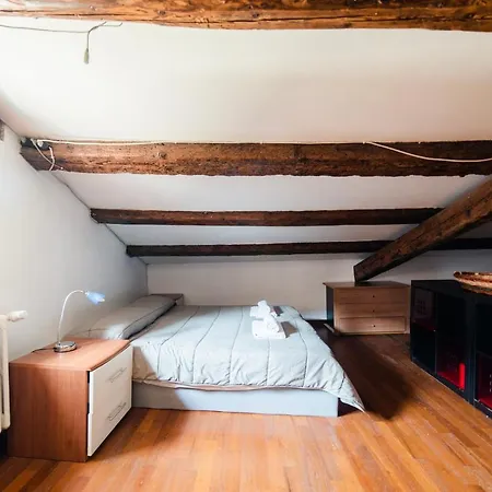 Petit Loft شقة البندقية